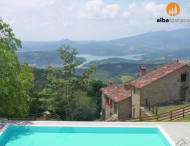 Country house with pool in Tuscany in organic farm near Arezzo