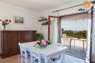 Schitterend gelegen vakantiehuis aan de zee op het eiland Elba